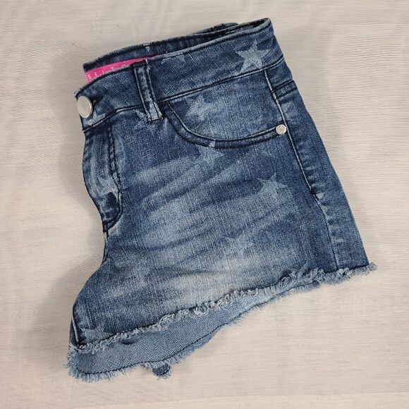 Tinsel Town Star Print Denim Shorts - Picture 7 of 7